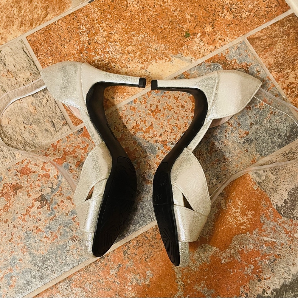 🦌Flashy Sassy Metallic Peep Toe D’Orsay Style Silver Party Heels by LifeStride! - Picture 4 of 15